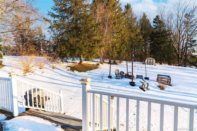 16 Saddle Ridge Drive, Hopewell Junction, NY 12533