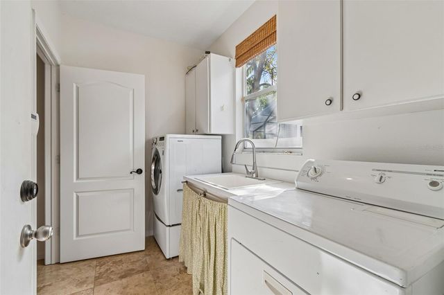 3112 W COACHMAN AVENUE, Tampa, FL 33611