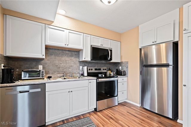 700 Lakeview Drive, Cortland, OH 44410