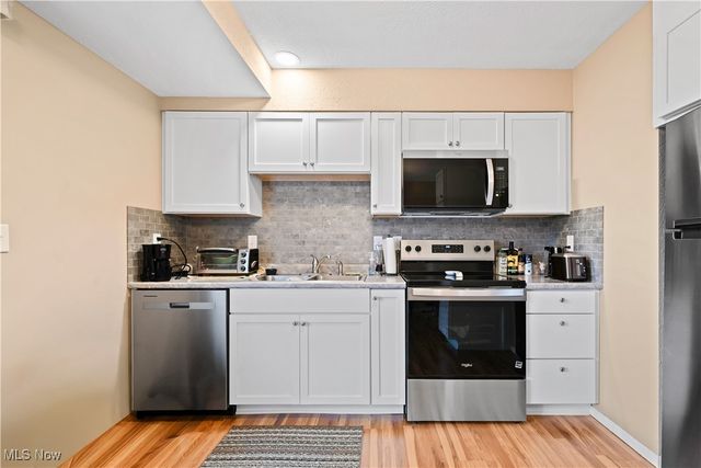 700 Lakeview Drive, Cortland, OH 44410