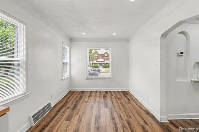16682 Robson Street, Detroit, MI 48235