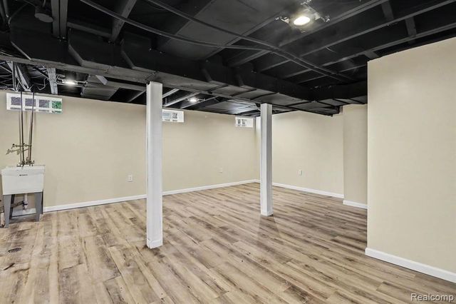 16682 Robson Street, Detroit, MI 48235