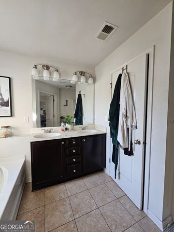 5747 Radford Loop, Fairburn, GA 30213