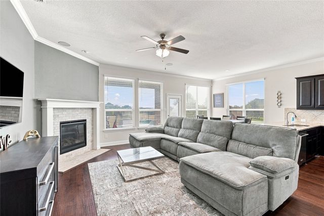 8121 Loretta Day Drive, Arlington, TX 76002