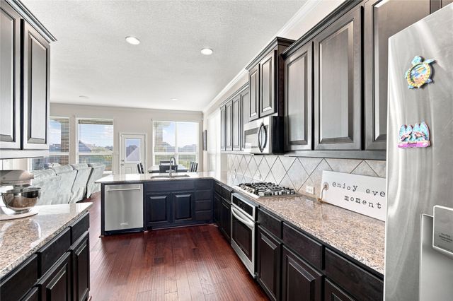 8121 Loretta Day Drive, Arlington, TX 76002