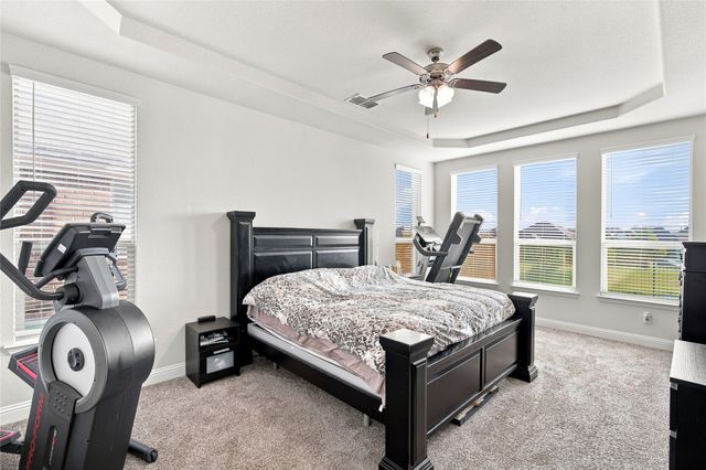8121 Loretta Day Drive, Arlington, TX 76002