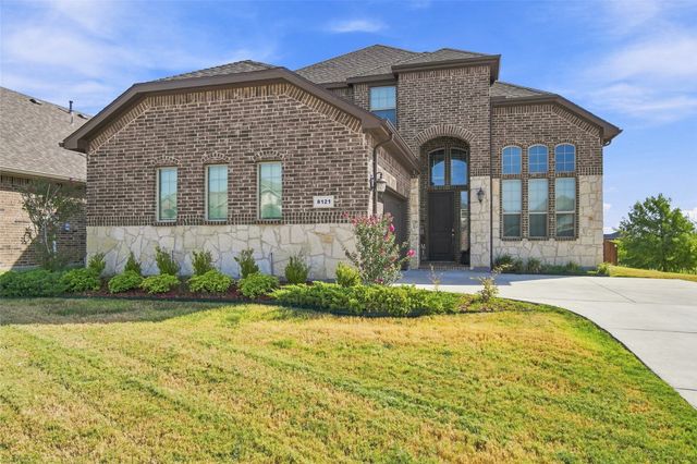8121 Loretta Day Drive, Arlington, TX 76002