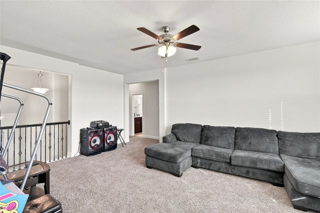 8121 Loretta Day Drive, Arlington, TX 76002