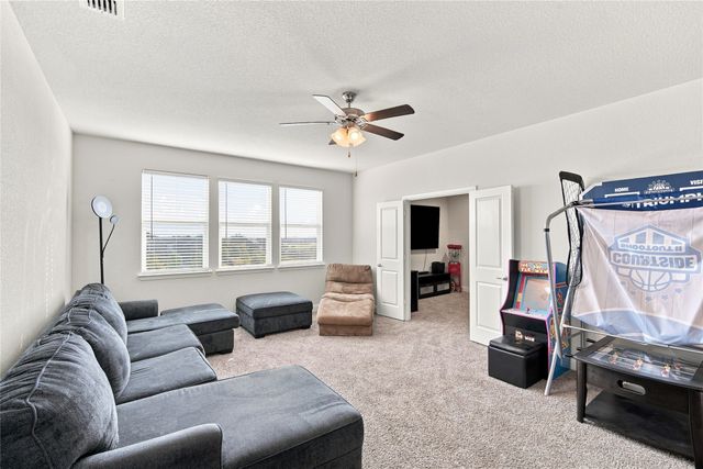 8121 Loretta Day Drive, Arlington, TX 76002