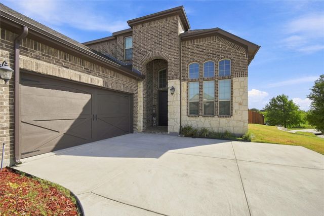 8121 Loretta Day Drive, Arlington, TX 76002