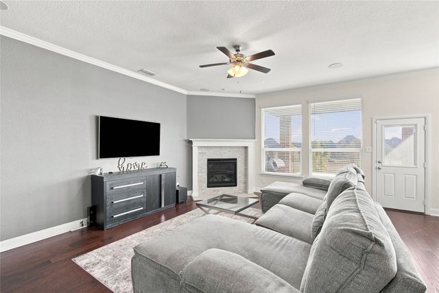 8121 Loretta Day Drive, Arlington, TX 76002