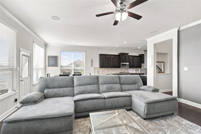 8121 Loretta Day Drive, Arlington, TX 76002