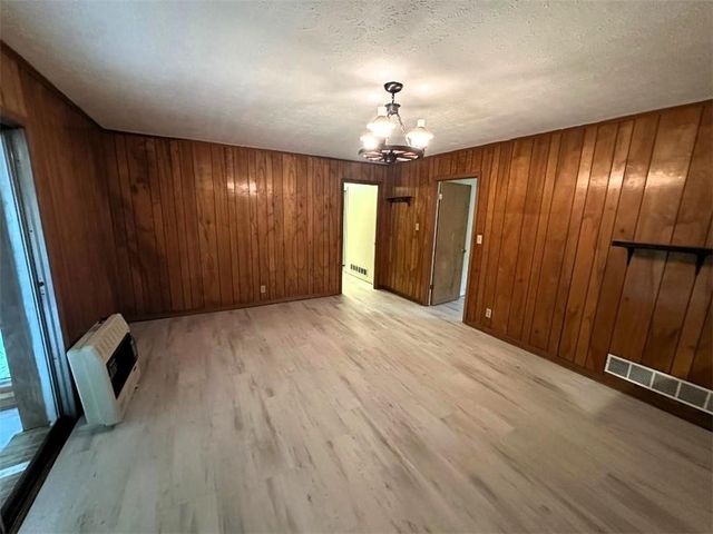 195 Dogwood SE Drive, Calhoun, GA 30701