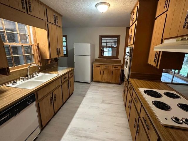 195 Dogwood SE Drive, Calhoun, GA 30701