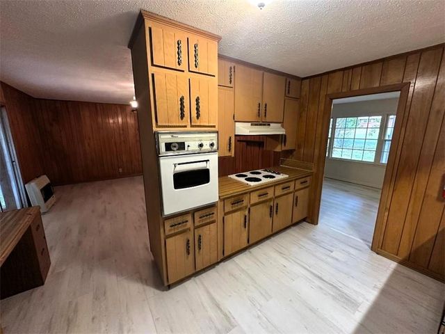 195 Dogwood SE Drive, Calhoun, GA 30701