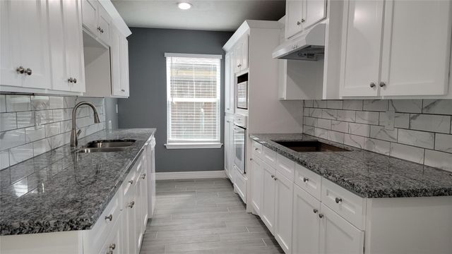 510 Donnacorey Drive, Houston, TX 77013