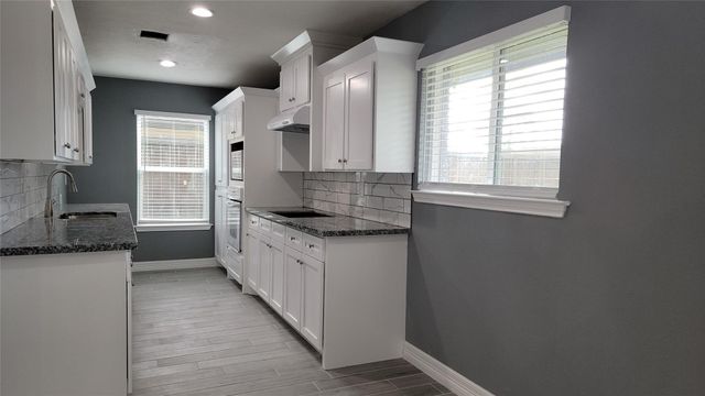 510 Donnacorey Drive, Houston, TX 77013