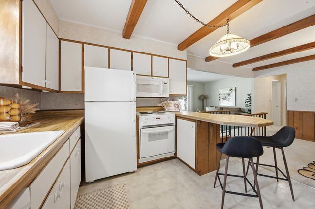 1208 18th Street S, Moorhead, MN 56560