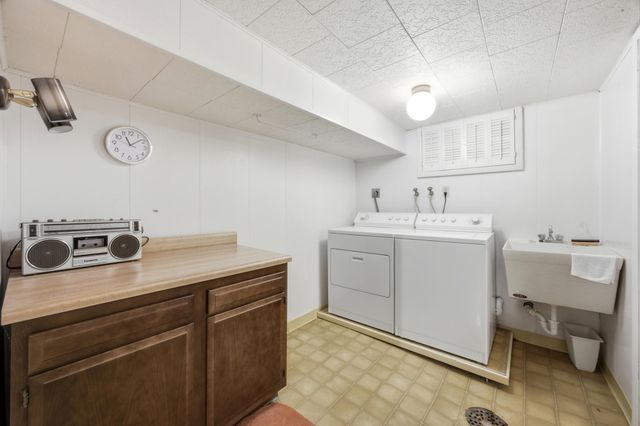 1208 18th Street S, Moorhead, MN 56560