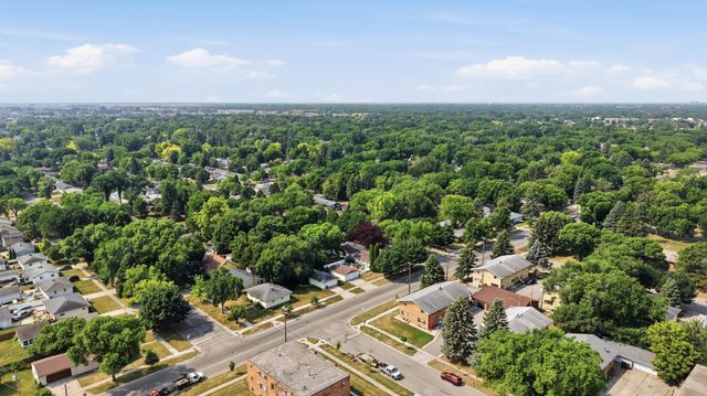 1208 18th Street S, Moorhead, MN 56560