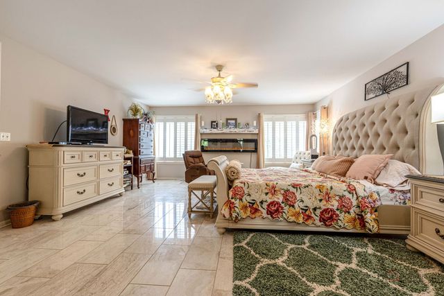 7449 Brentwood Lane, Gurnee, IL 60031