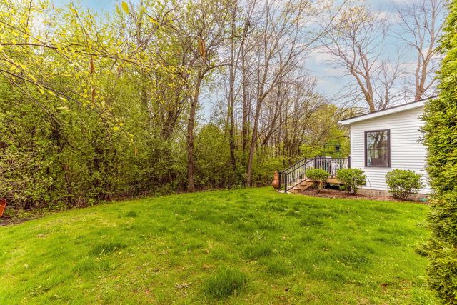 7449 Brentwood Lane, Gurnee, IL 60031