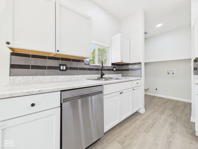 208 S Woodworth Avenue, Frankton, IN 46044