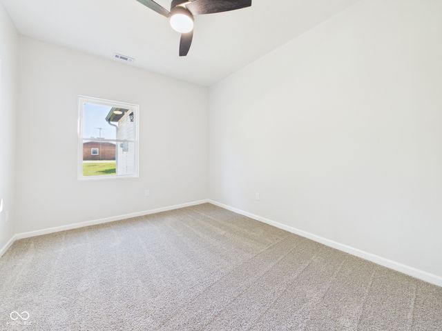 208 S Woodworth Avenue, Frankton, IN 46044