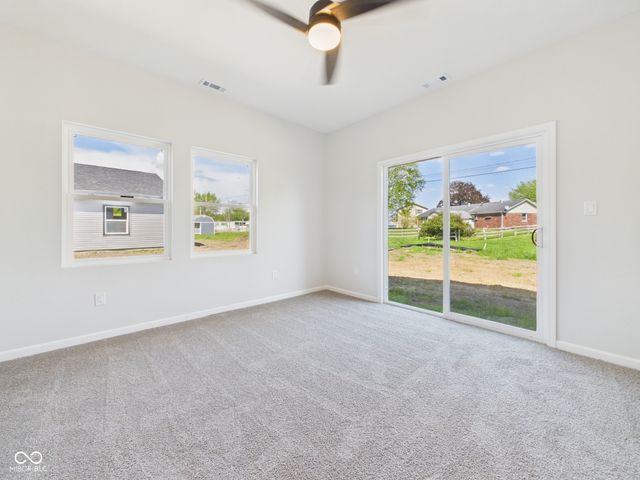 208 S Woodworth Avenue, Frankton, IN 46044