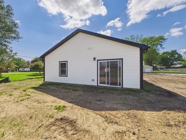 208 S Woodworth Avenue, Frankton, IN 46044