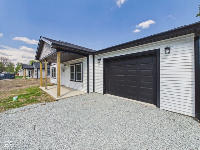 208 S Woodworth Avenue, Frankton, IN 46044