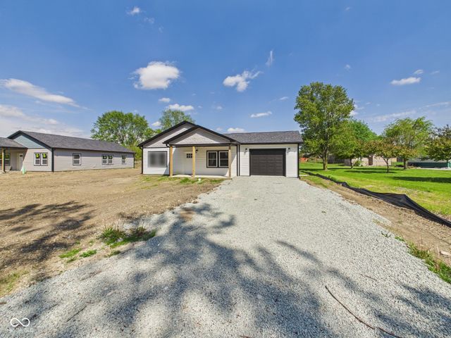 208 S Woodworth Avenue, Frankton, IN 46044