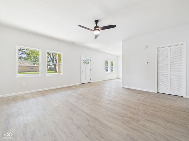 208 S Woodworth Avenue, Frankton, IN 46044