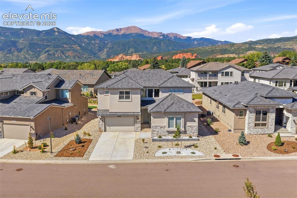 3414 Crest Hollow View, Colorado Springs, CO 80904 — exterior