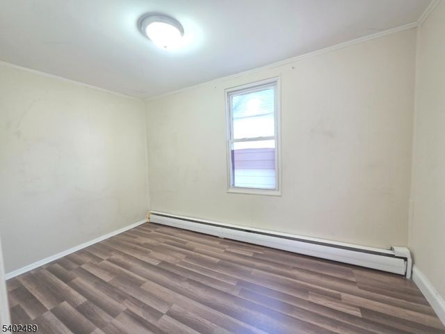 27 Geneva St, Elizabeth City, NJ 07206