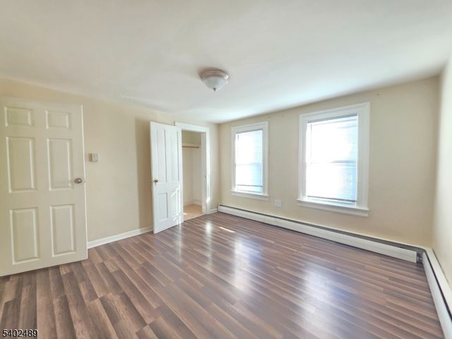 27 Geneva St, Elizabeth City, NJ 07206