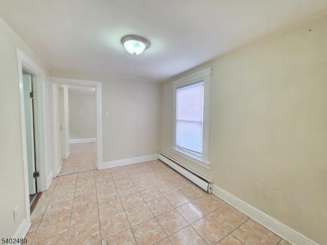 27 Geneva St, Elizabeth City, NJ 07206
