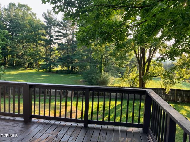 1907 Sinking Creek Road, Johnson City, TN 37604