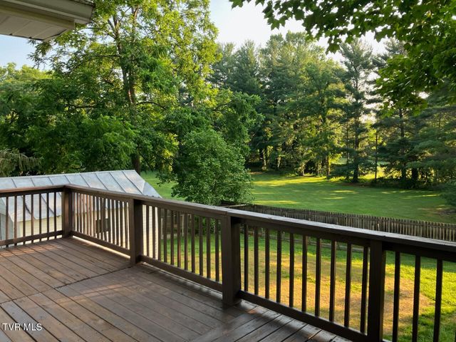 1907 Sinking Creek Road, Johnson City, TN 37604