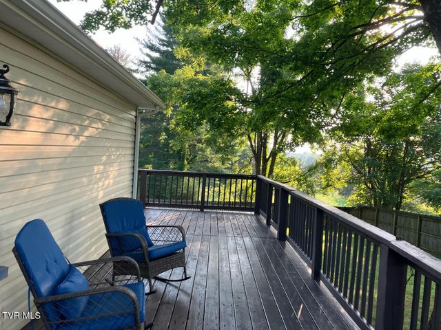 1907 Sinking Creek Road, Johnson City, TN 37604