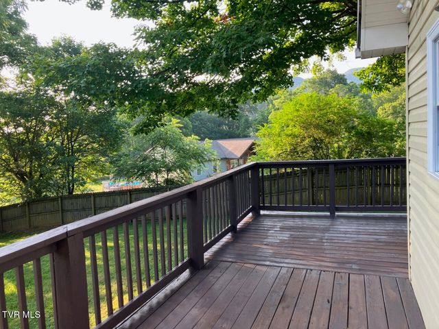 1907 Sinking Creek Road, Johnson City, TN 37604