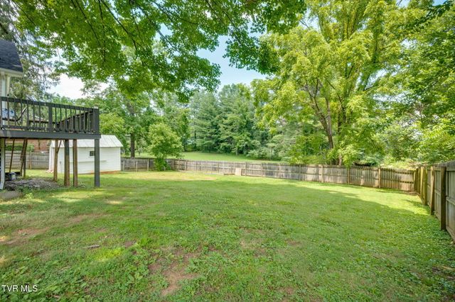 1907 Sinking Creek Road, Johnson City, TN 37604