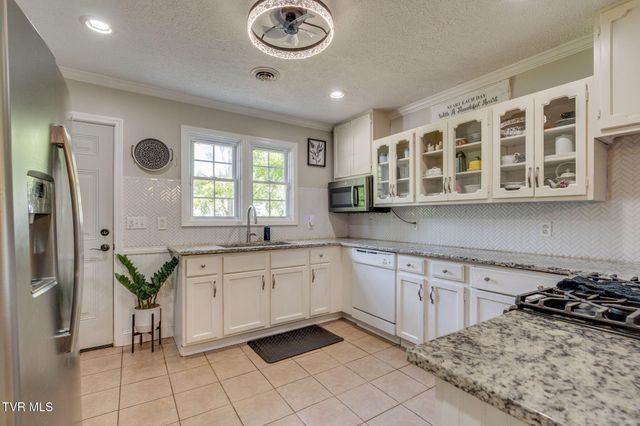 1907 Sinking Creek Road, Johnson City, TN 37604
