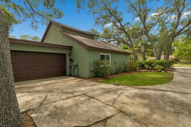 2525 VICTARRA CIRCLE, Lutz, FL 33559
