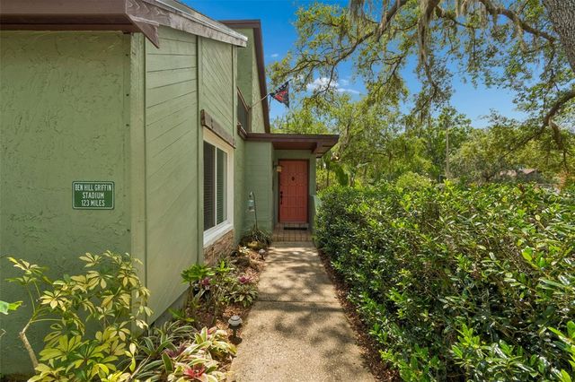 2525 VICTARRA CIRCLE, Lutz, FL 33559