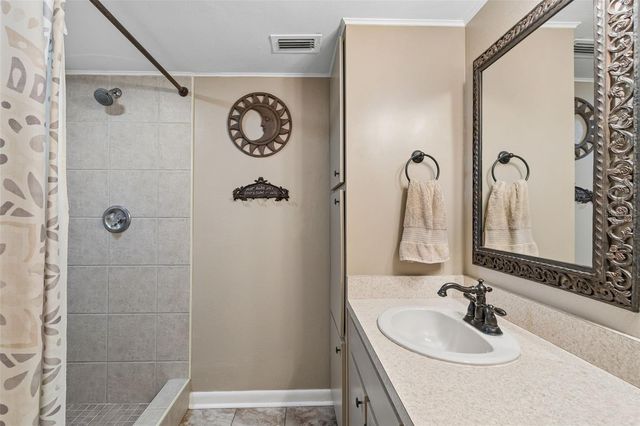 2525 VICTARRA CIRCLE, Lutz, FL 33559