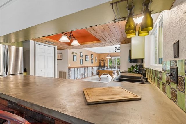 2525 VICTARRA CIRCLE, Lutz, FL 33559