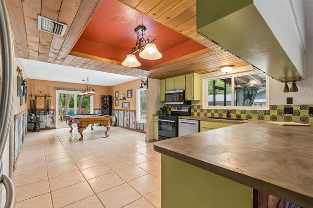 2525 VICTARRA CIRCLE, Lutz, FL 33559