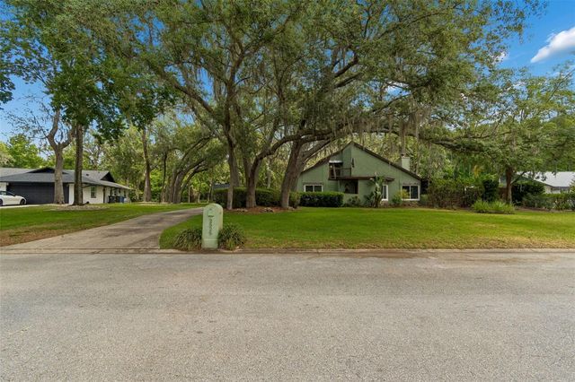 2525 VICTARRA CIRCLE, Lutz, FL 33559