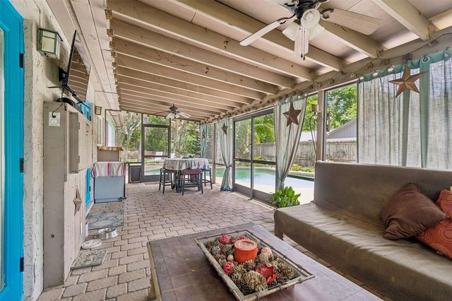 2525 VICTARRA CIRCLE, Lutz, FL 33559